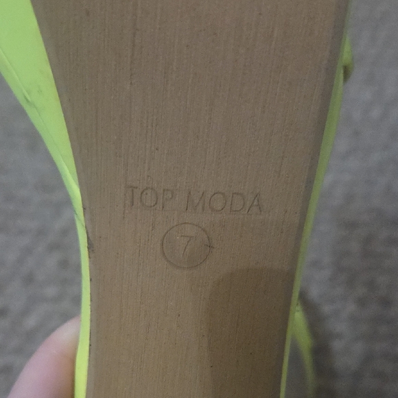 TOP Moda Women's Vibrant Yellow Heels - Picture 4 of 5